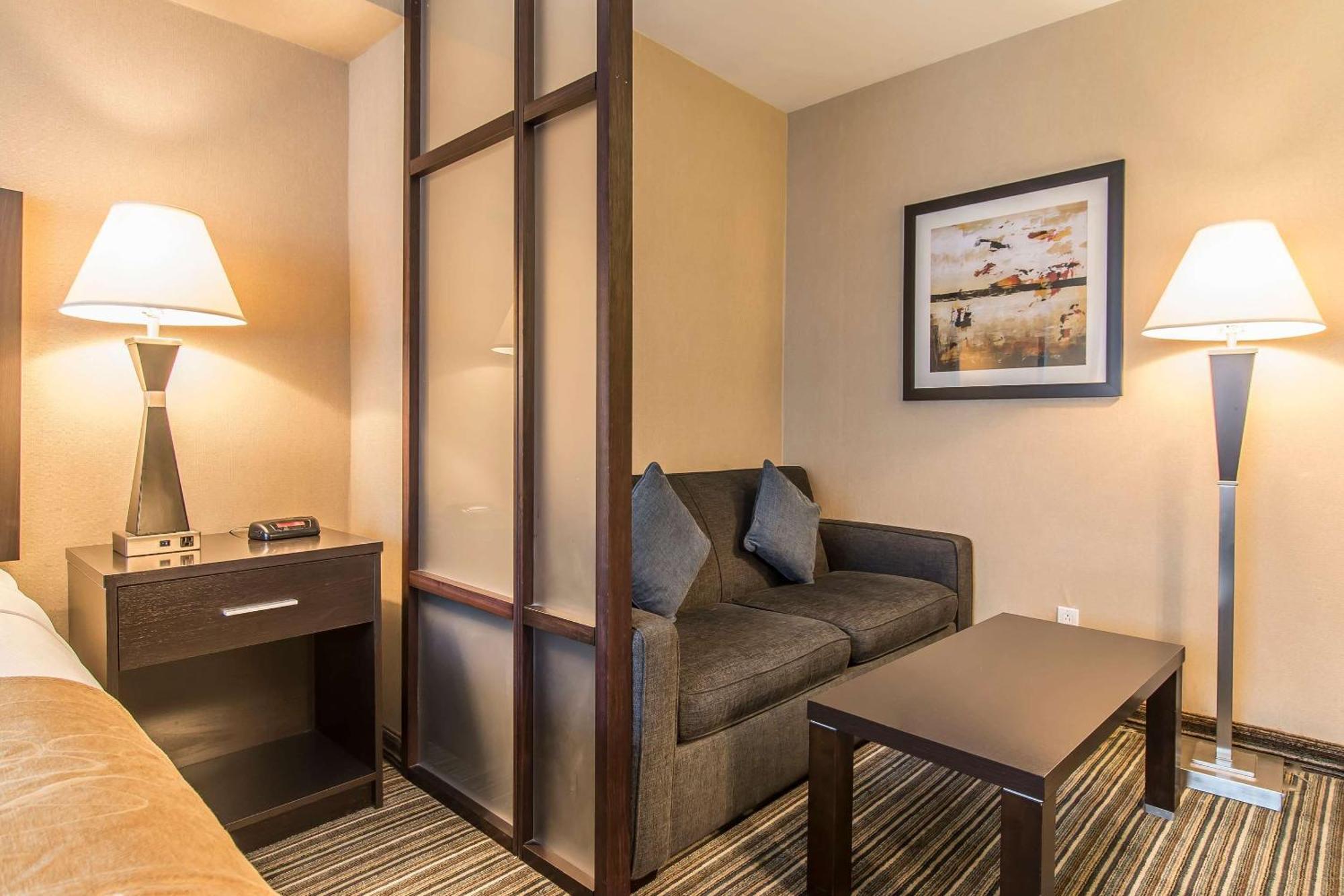 Comfort Suites Downtown Montréal Exteriör bild